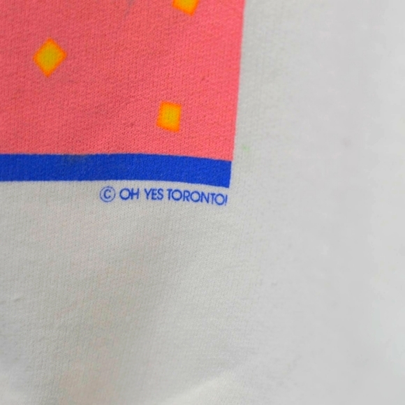 Like New Throwback OH YES TORONTO! White Crew Neck Sweater Made in Canada sz XL - Picture 4 of 7